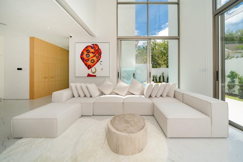 Living room, Photo of the whole room, Seating area
