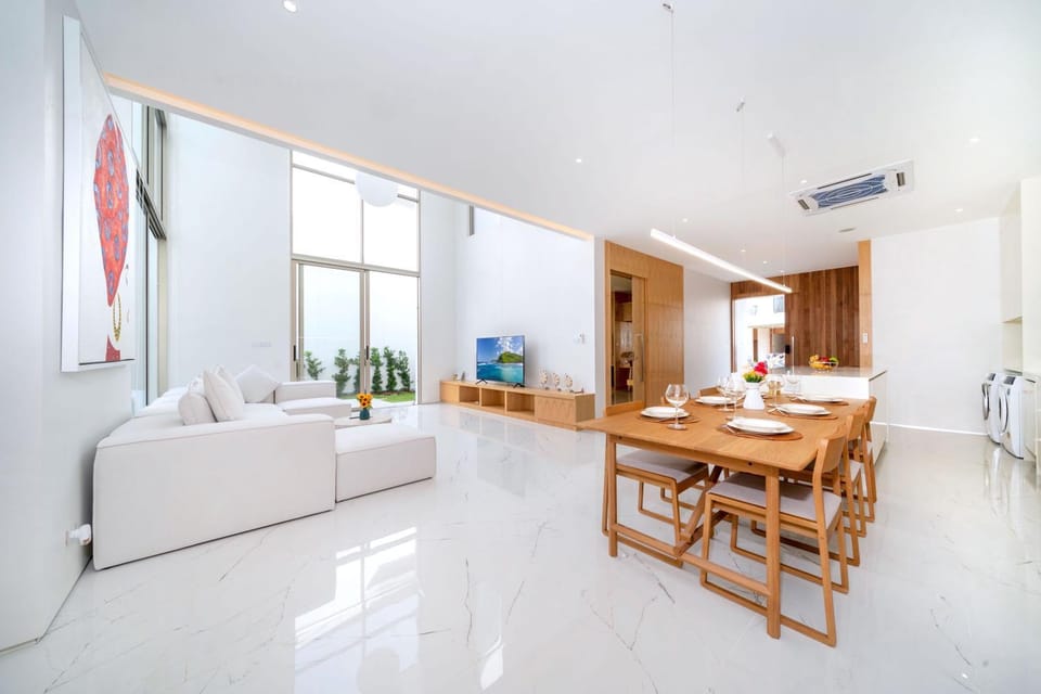 Living room, Seating area, Dining area