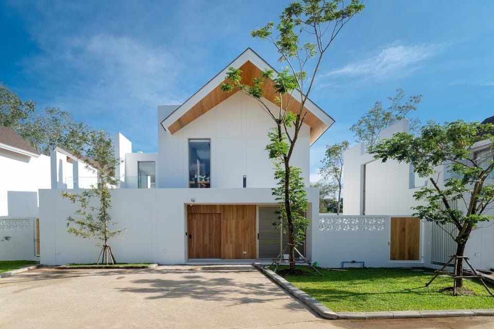 Property building, Day