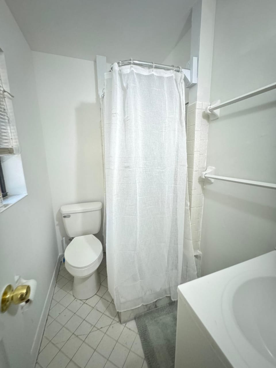 Shower, Toilet, Bathroom, bidet, towels