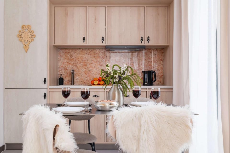 Kitchen or kitchenette, Food and drinks, Drinks