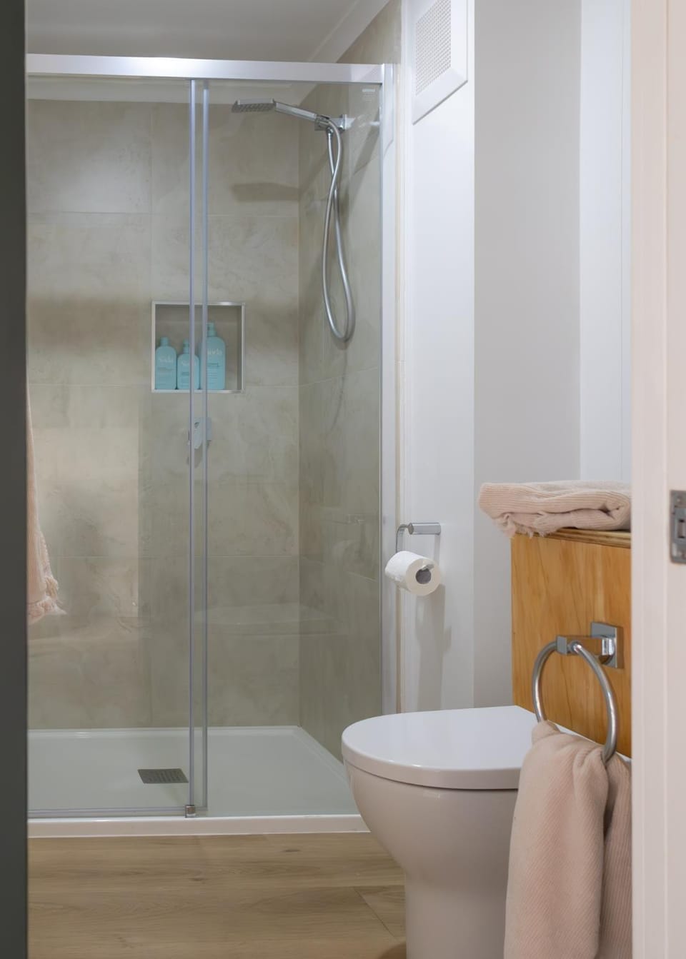 Mount Gnomon Farm Luxury tent in Penguin