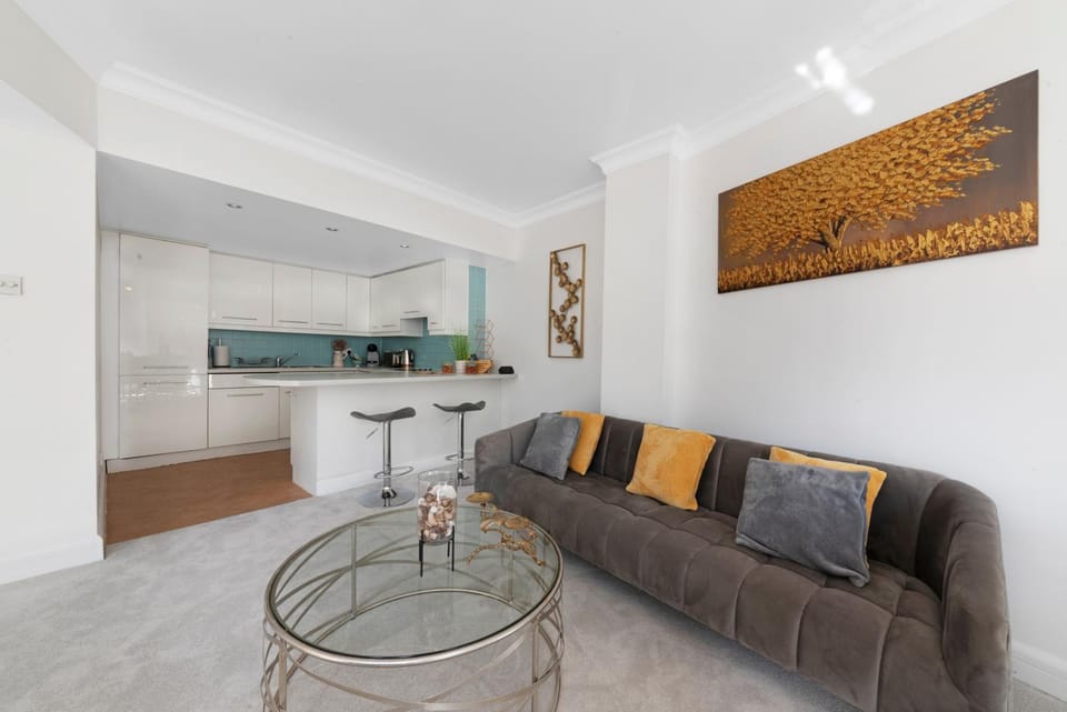 3 Bedroom Penthouse with Roof Terrace in Covent Garden Apartment in City of Westminster