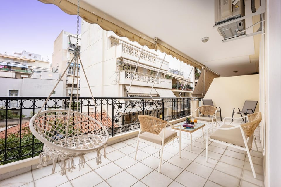 Balcony/Terrace, City view, Quiet street view