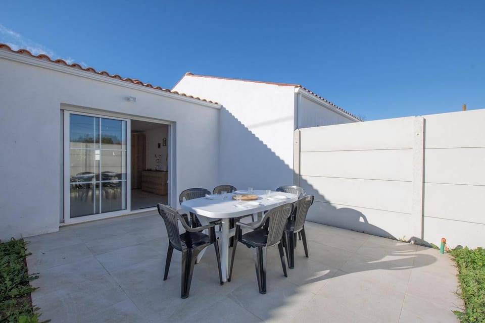 Property building, Patio