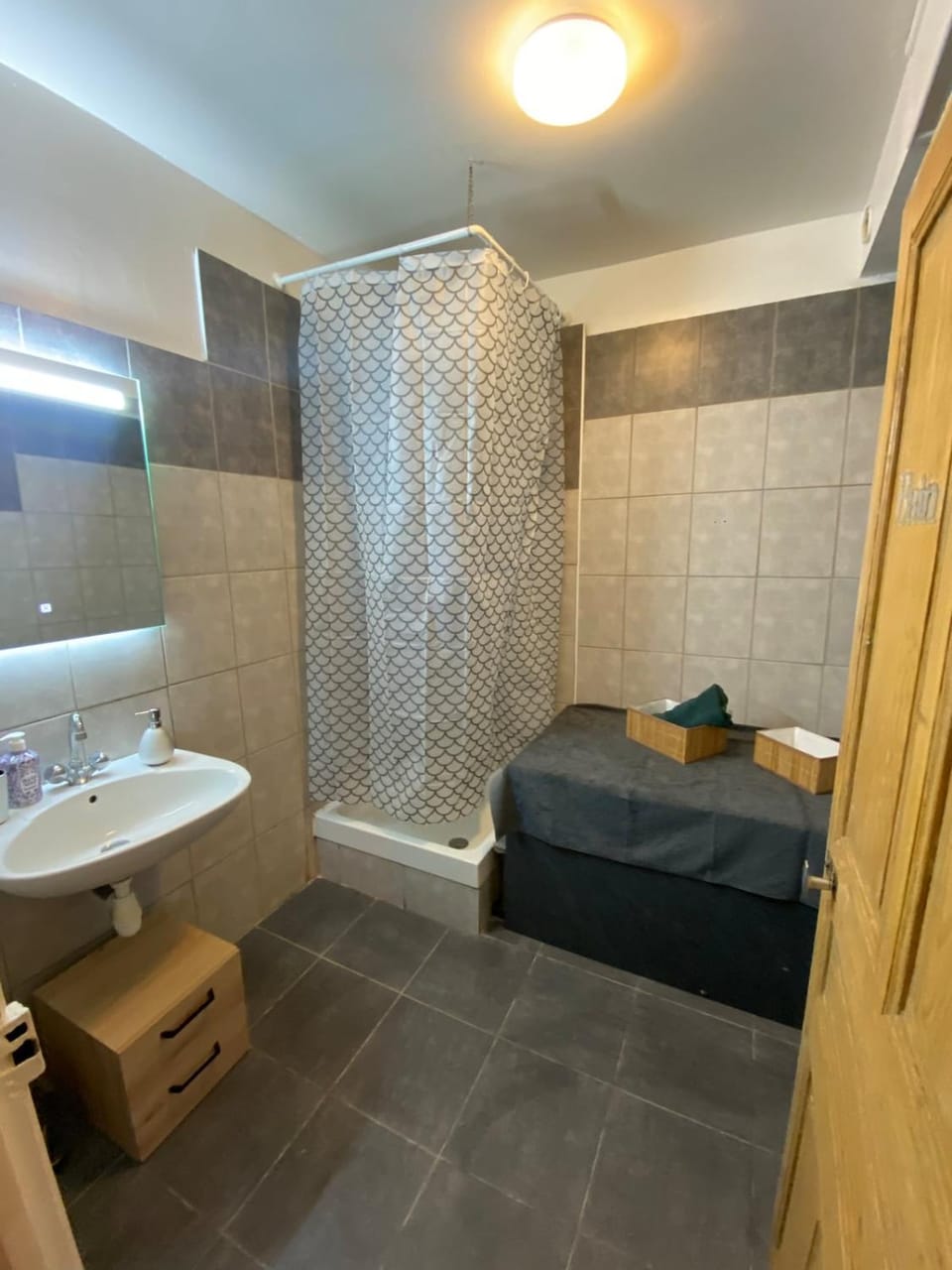 Shower, Bathroom, towels