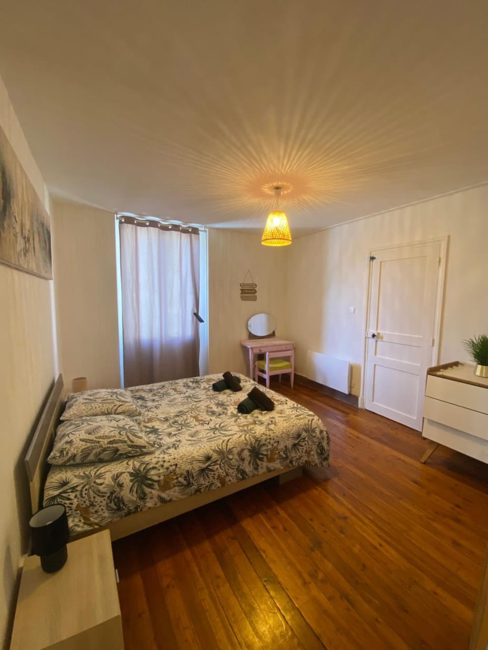 Bed, Photo of the whole room, Bedroom, wardrobe