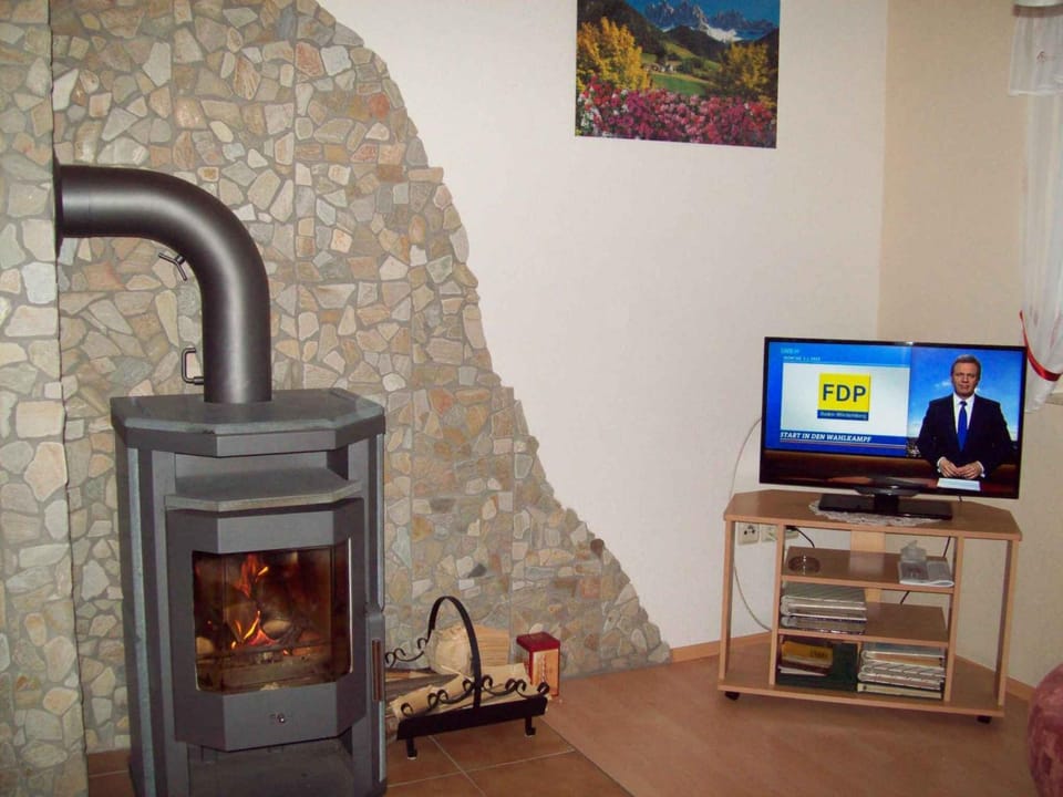 Bedroom, fireplace
