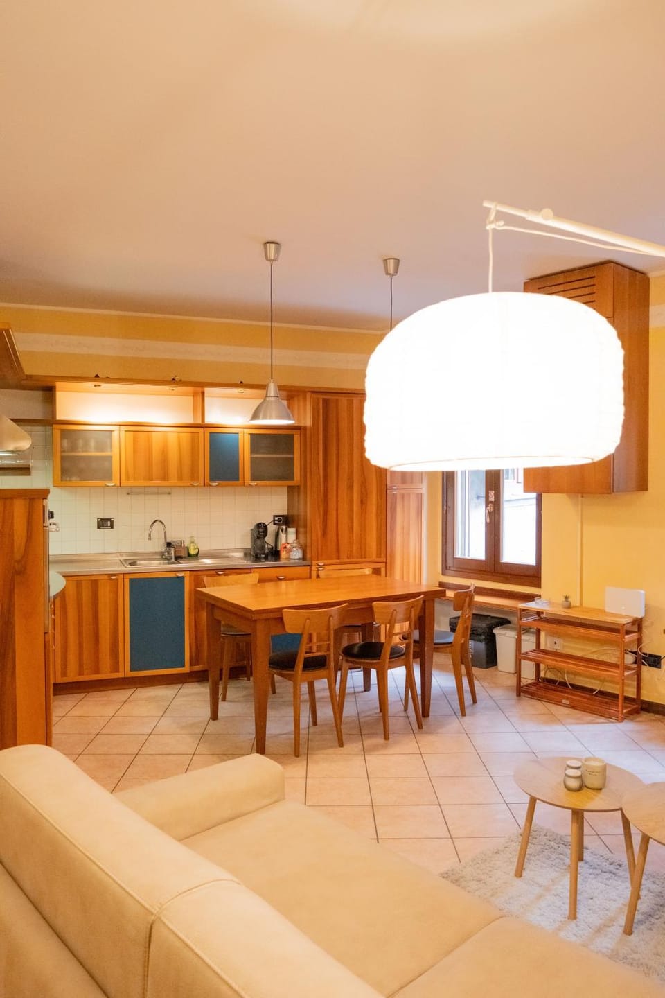 Living room, Dining area, stove