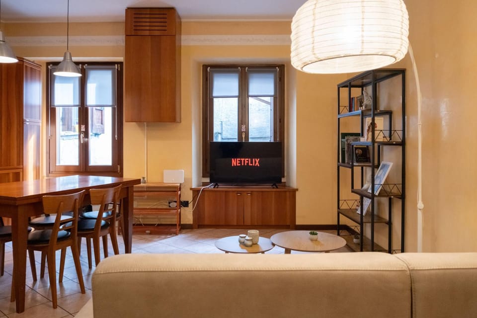 TV and multimedia, Kitchen or kitchenette, Living room, Dining area