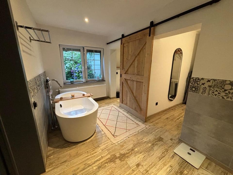 Shower, Bathroom, Bath, towels