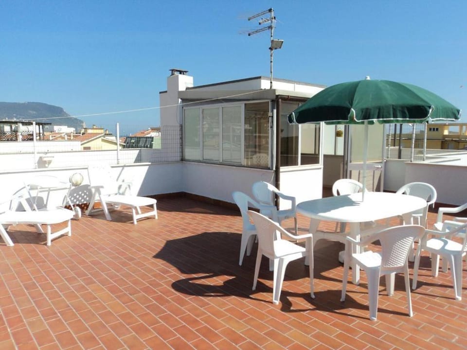 Appartamento in centro con terrazzo panoramico Apartment in Marcelli