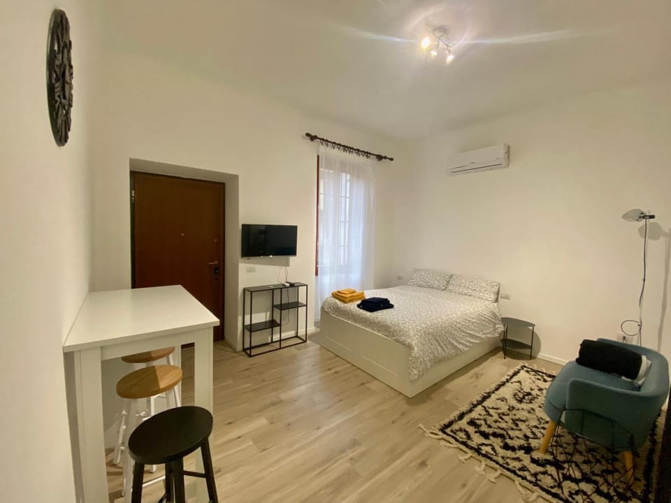 Living room, Photo of the whole room, Bedroom