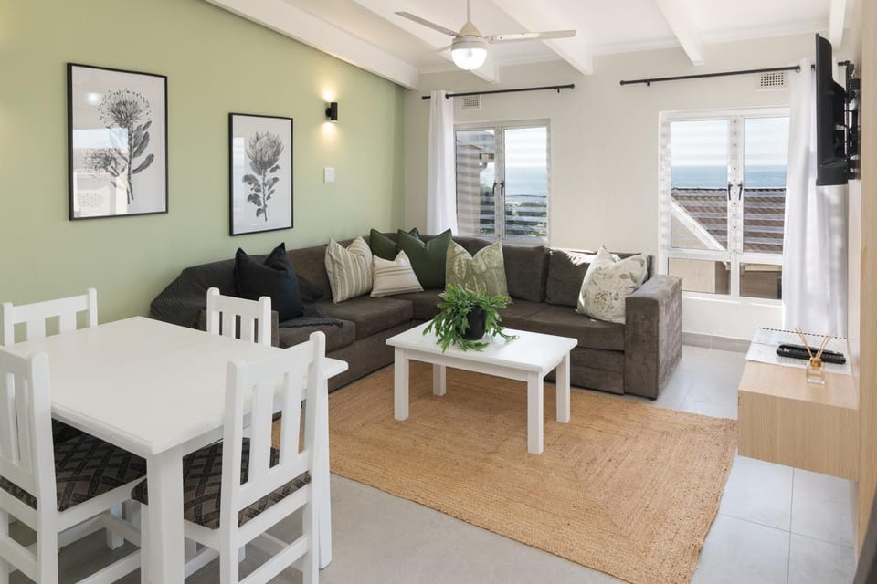 TV and multimedia, Living room, Seating area, Dining area, Sea view