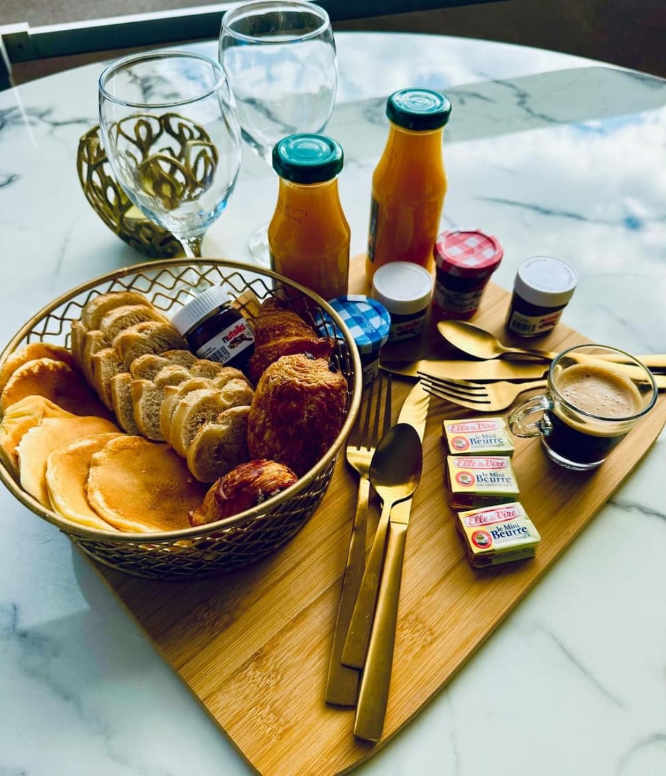 Beautiful Cannes Beachfront Apartment 4 pers Apartment in Mandelieu-La Napoule