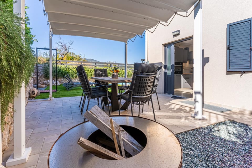 Paolo Apartment in Cres