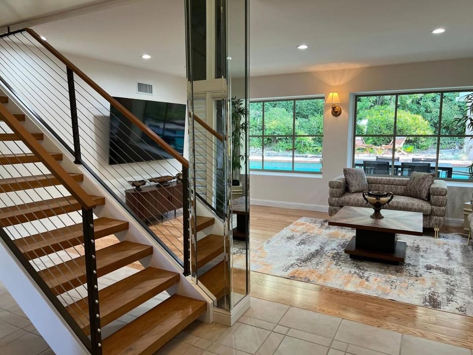 Porter Paradise House in San Fernando Valley