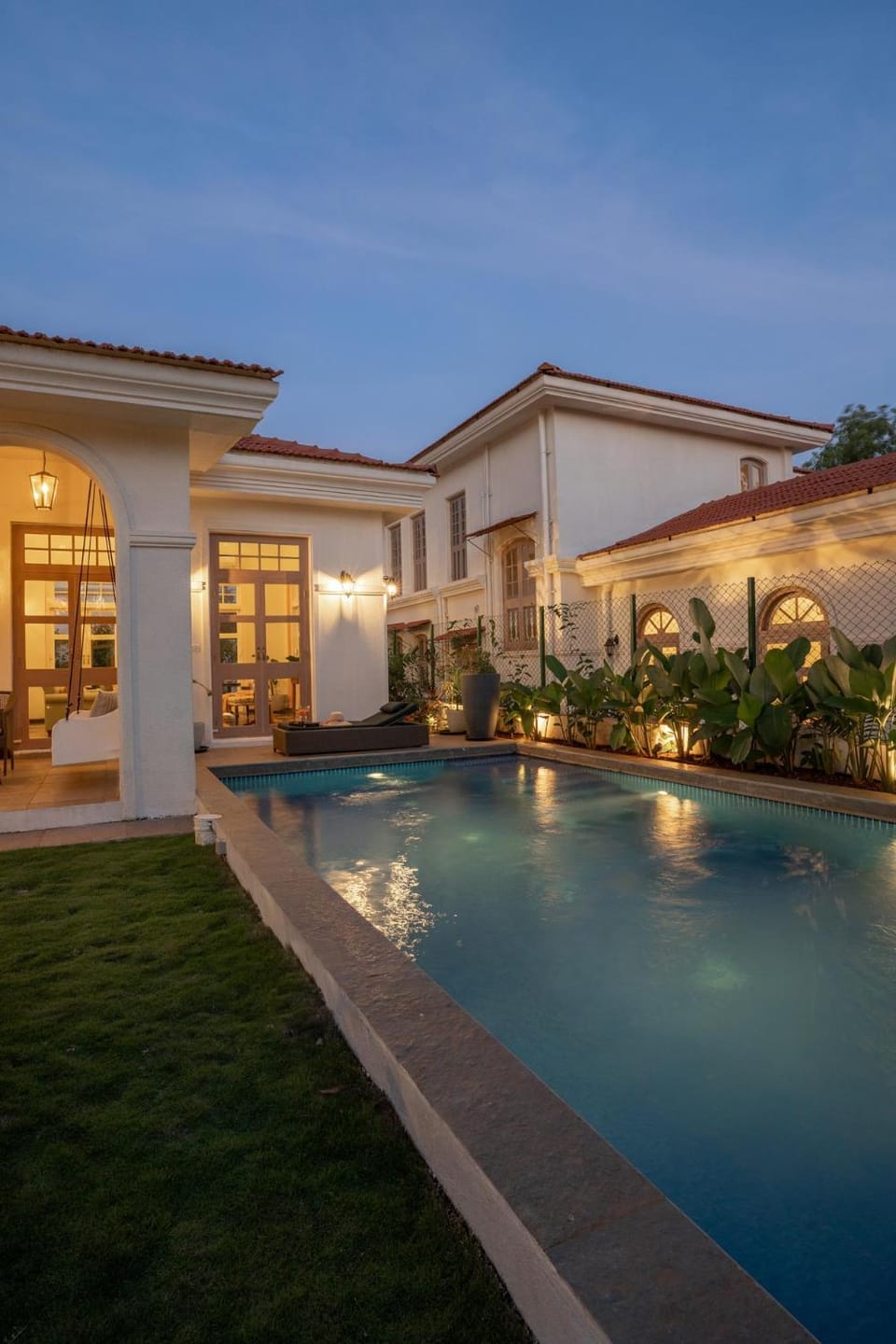 Property building, Garden, Garden view, Swimming pool
