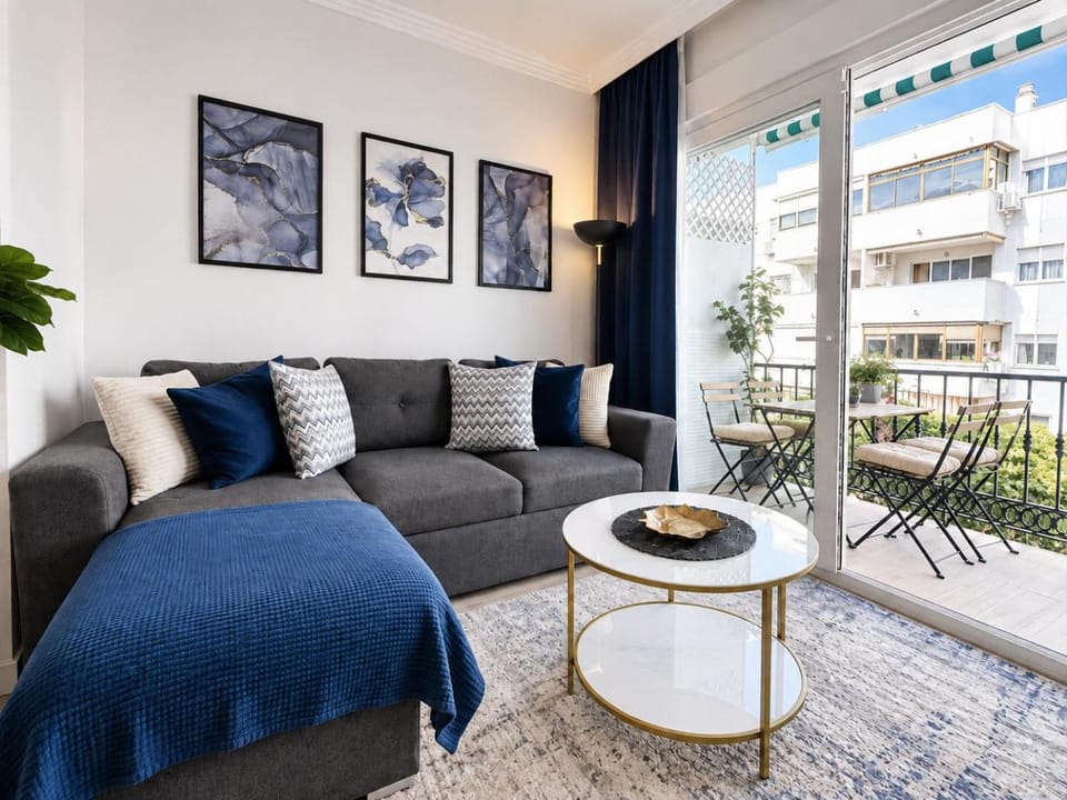 Day, View (from property/room), Balcony/Terrace, Living room