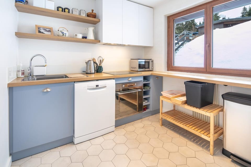 Kitchen or kitchenette, stove