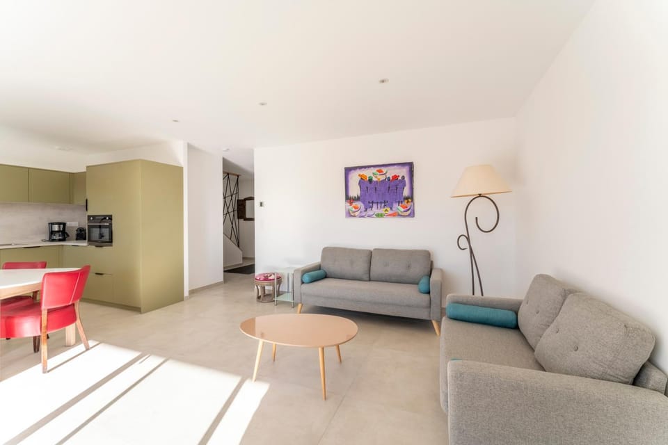 Property building, Living room