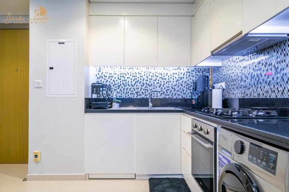 CHIC Sea View 2Bhk 4pax Apartment in Dubai