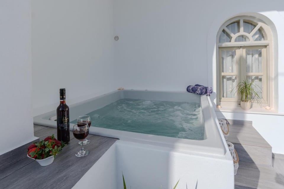 Villa Perla, Luxury villa with private jacuzzi Apartment in Perissa