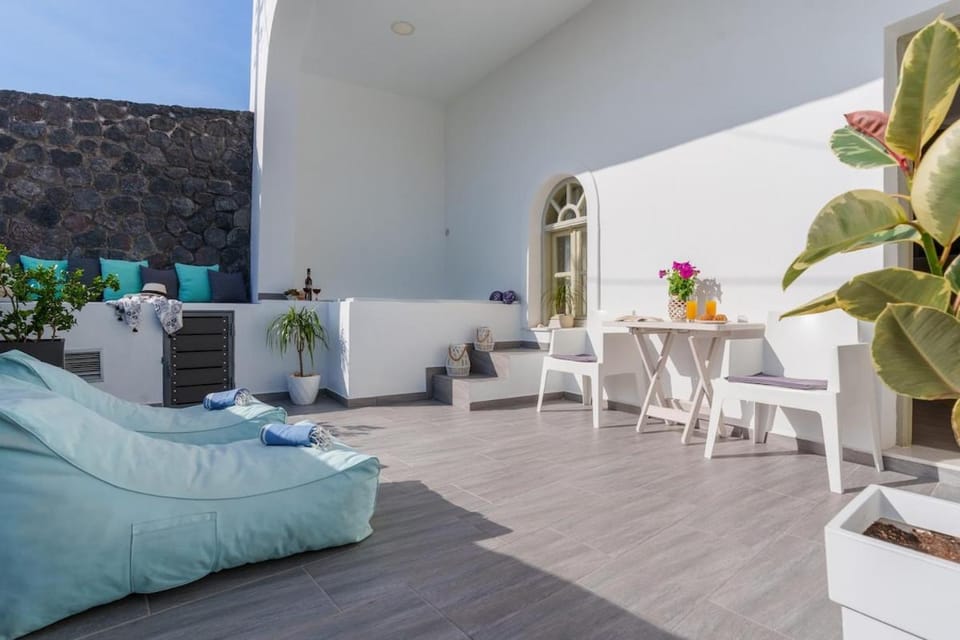 Villa Perla, Luxury villa with private jacuzzi Apartment in Perissa