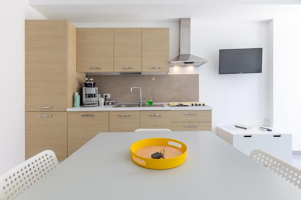 Kitchen or kitchenette, Living room