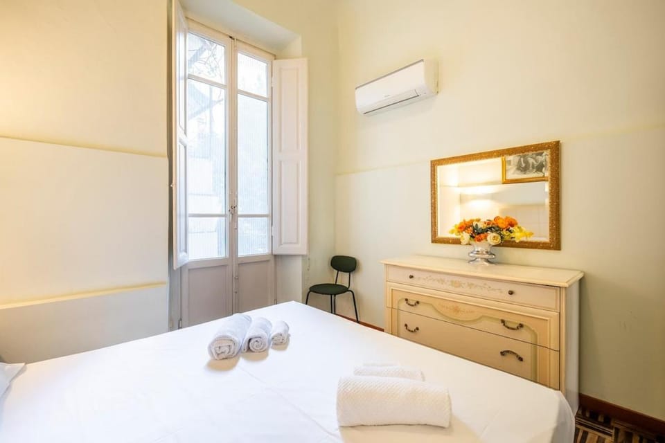 Bed, Photo of the whole room, Bedroom, towels, air conditioner
