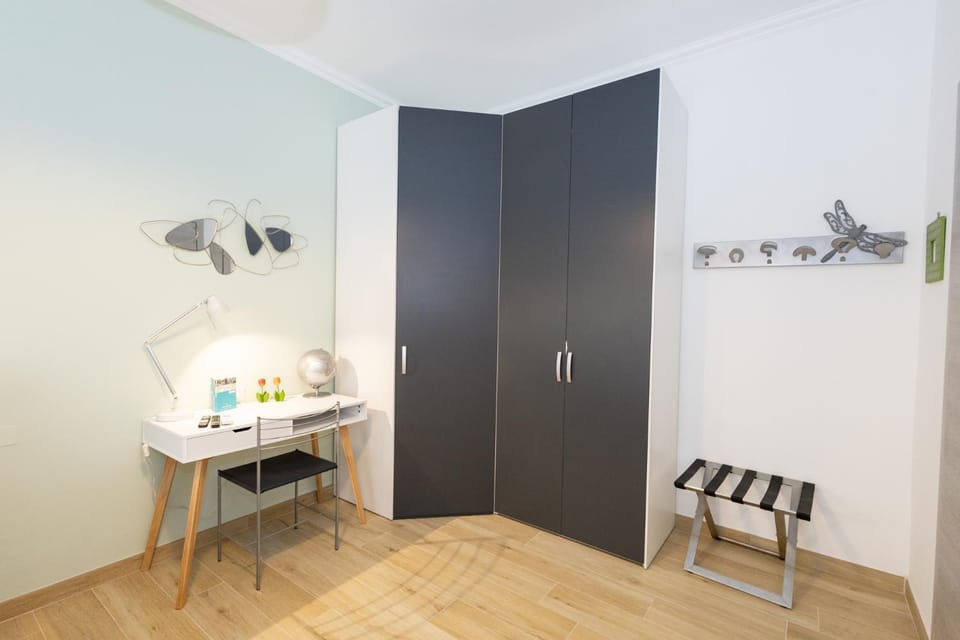 TV and multimedia, internet, towels, wardrobe