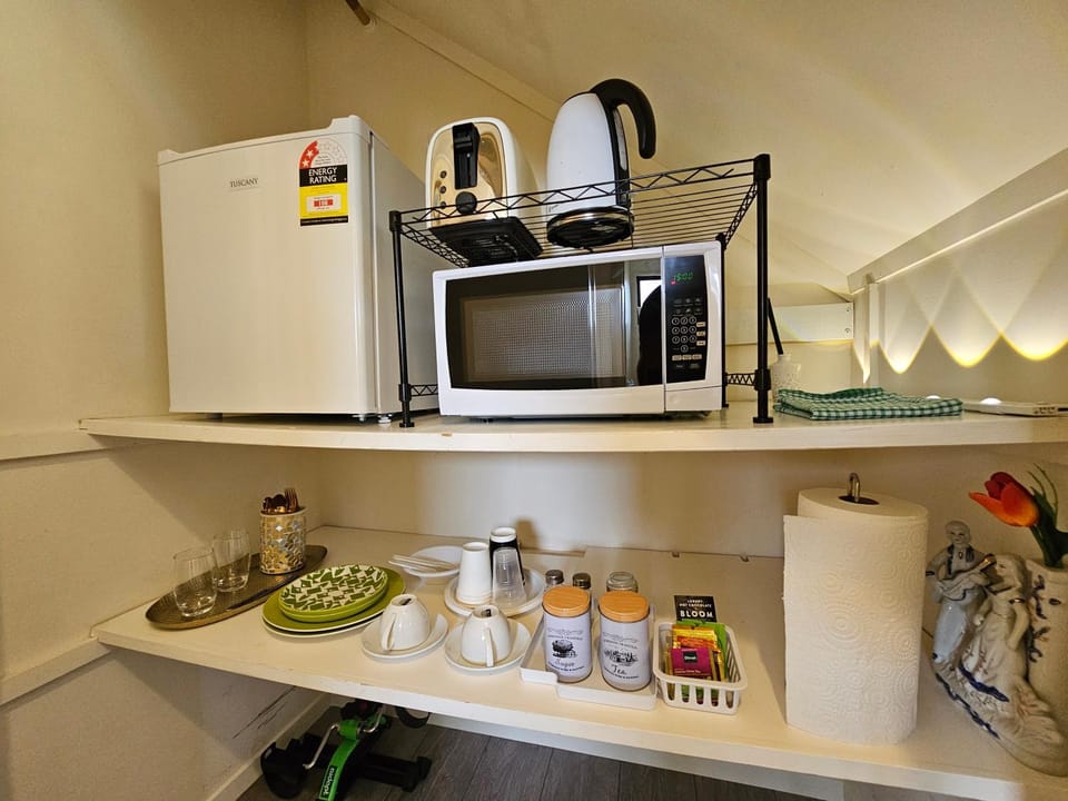 Coffee/tea facilities, Kitchen or kitchenette, toaster