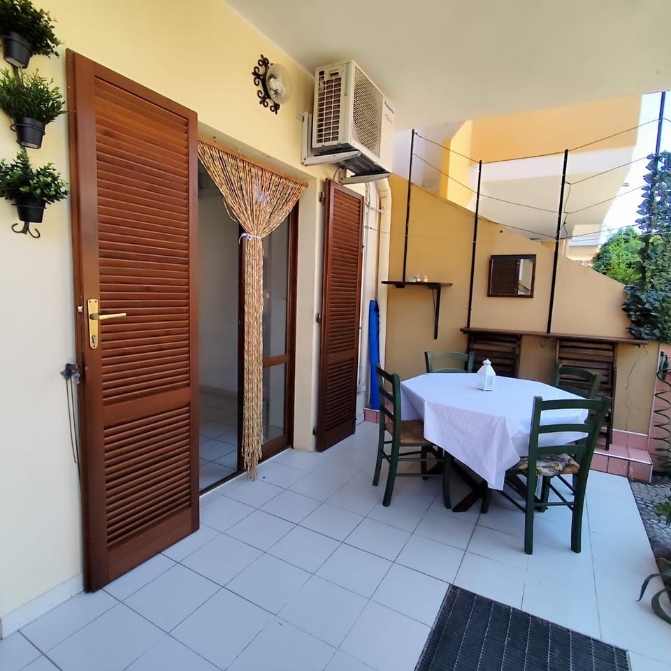 Patio, Inner courtyard view