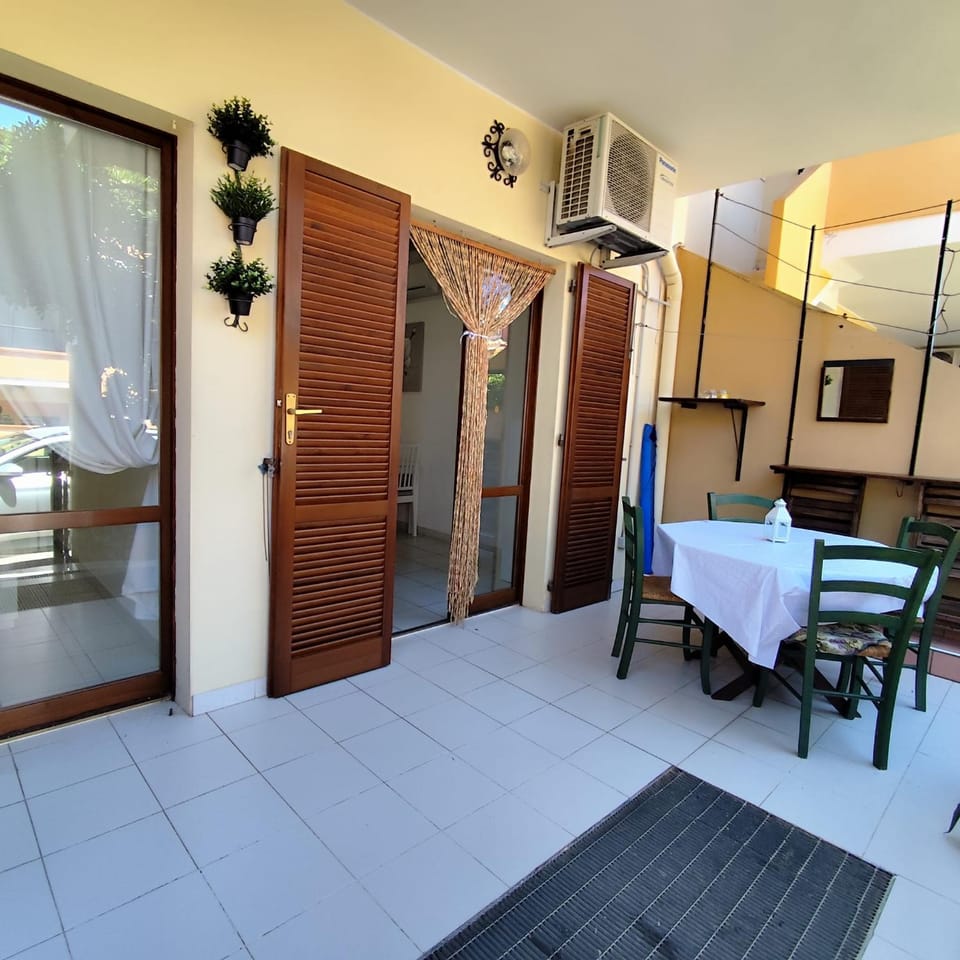 Patio, Inner courtyard view