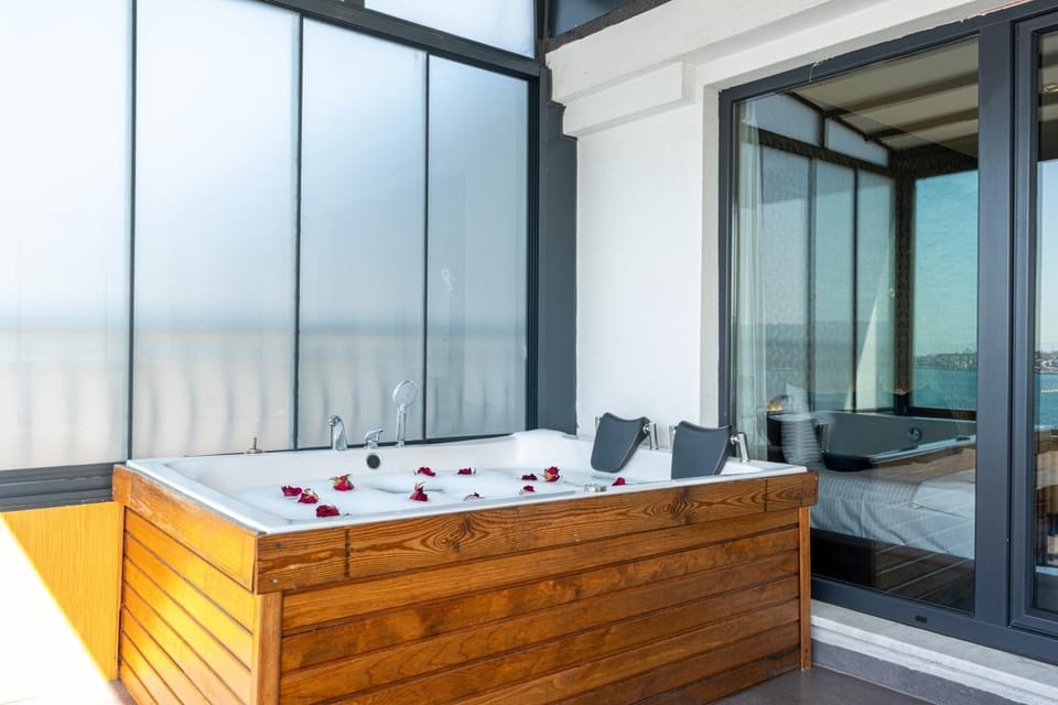 Hot Tub, Balcony/Terrace