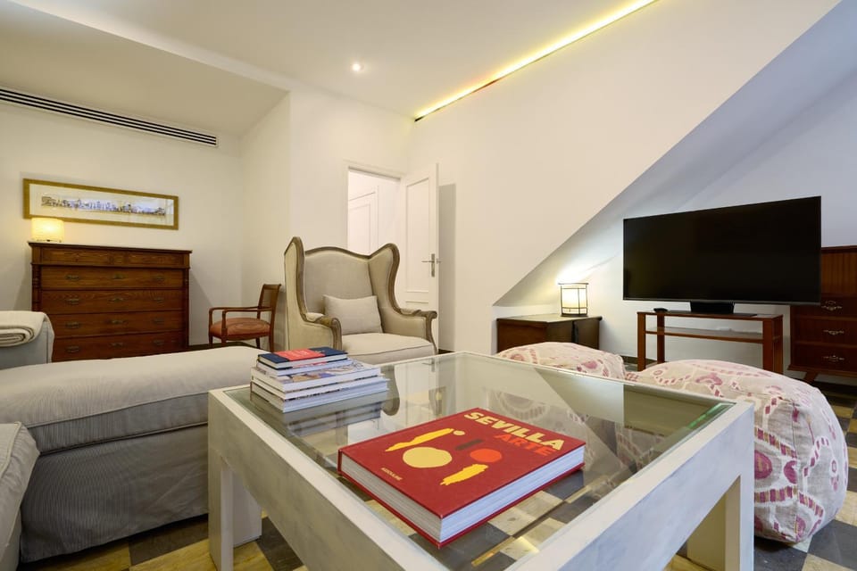 Communal lounge/ TV room, Living room