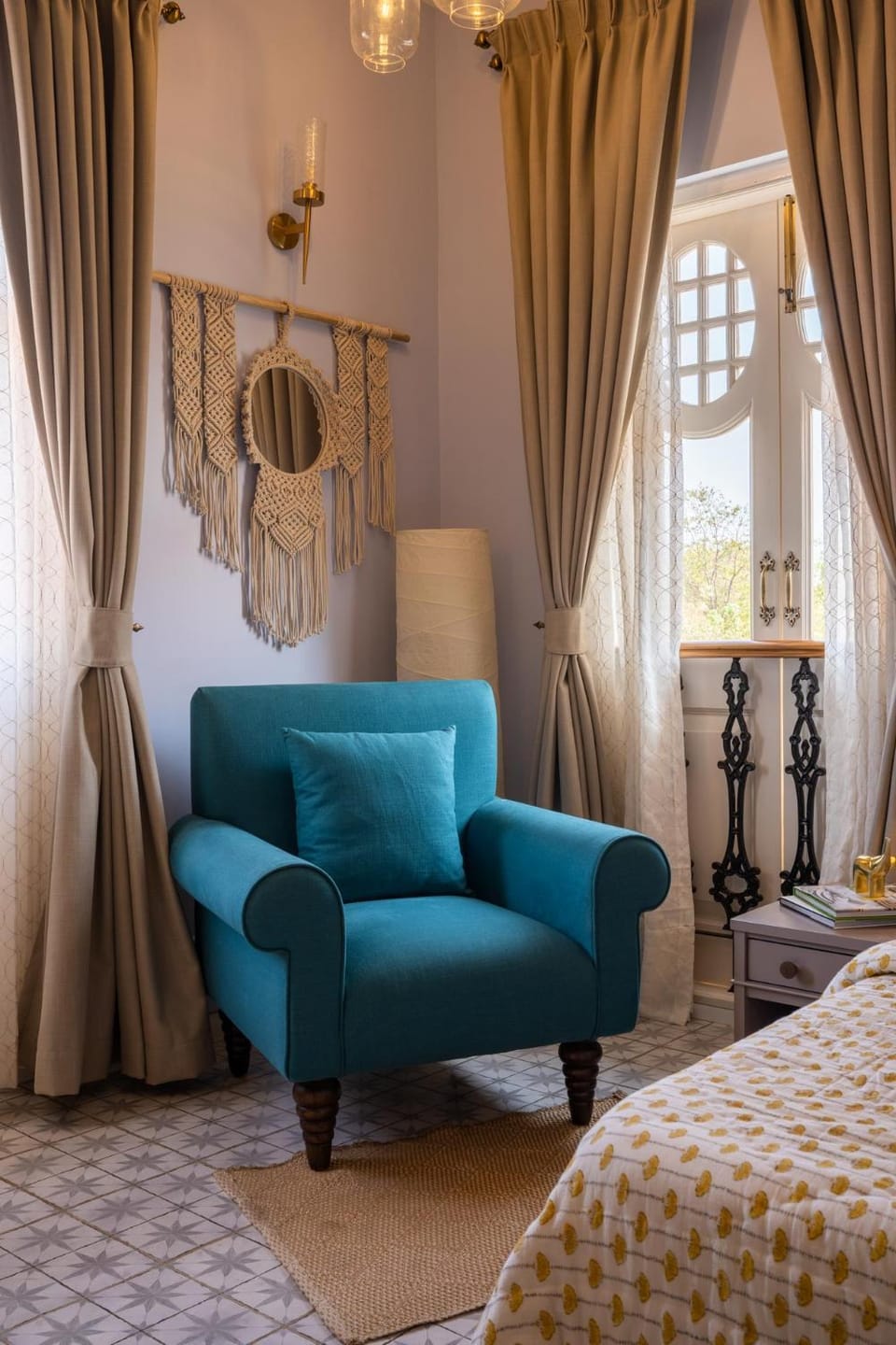 Photo of the whole room, Seating area, Bedroom
