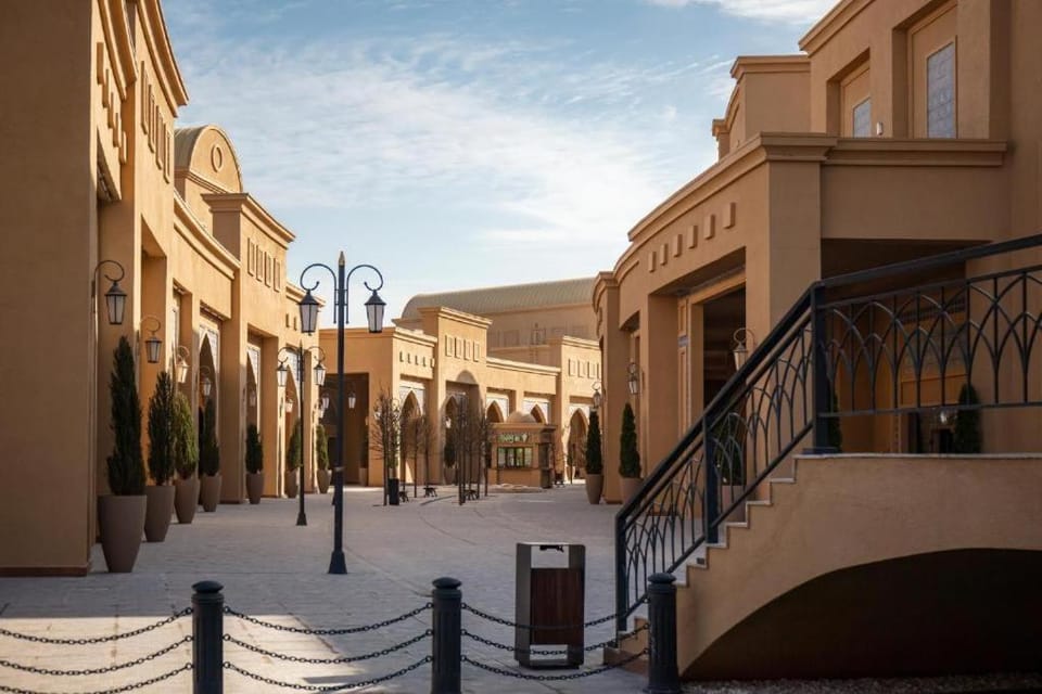 Property building, Day, Street view