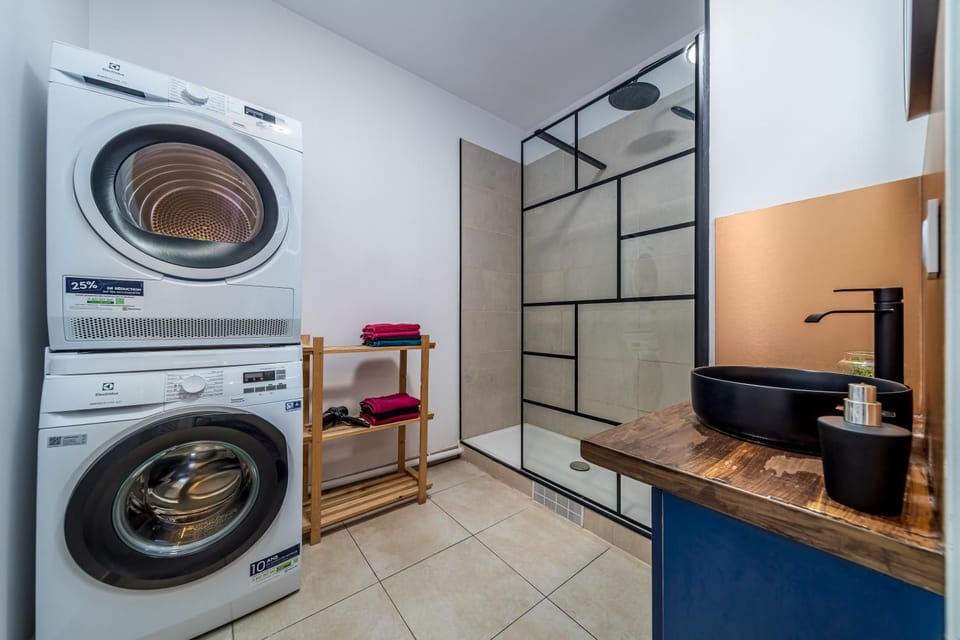 hair dryier, towels, towels, washing machine, dryer