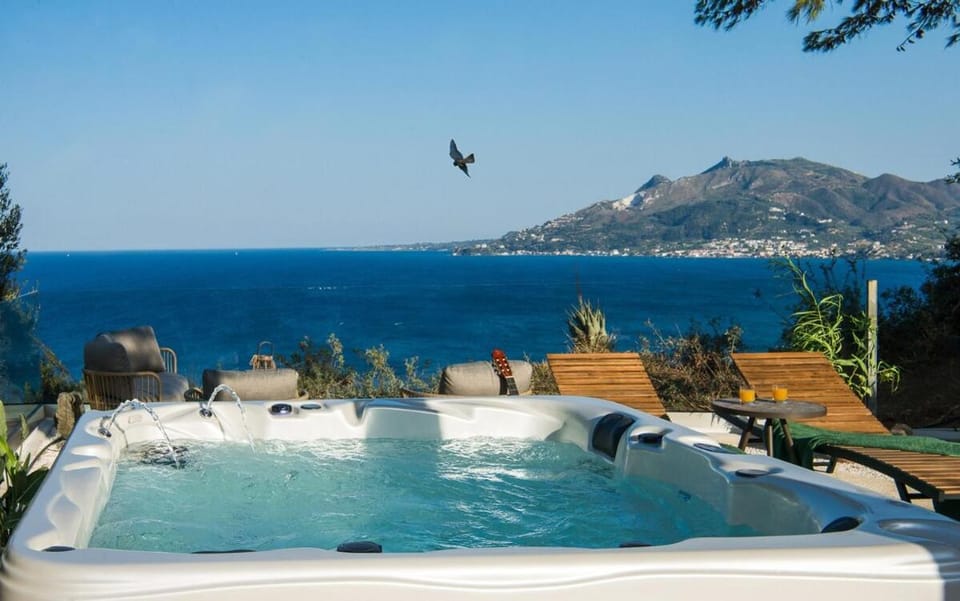 Natural landscape, Hot Tub, Sea view, sunbed