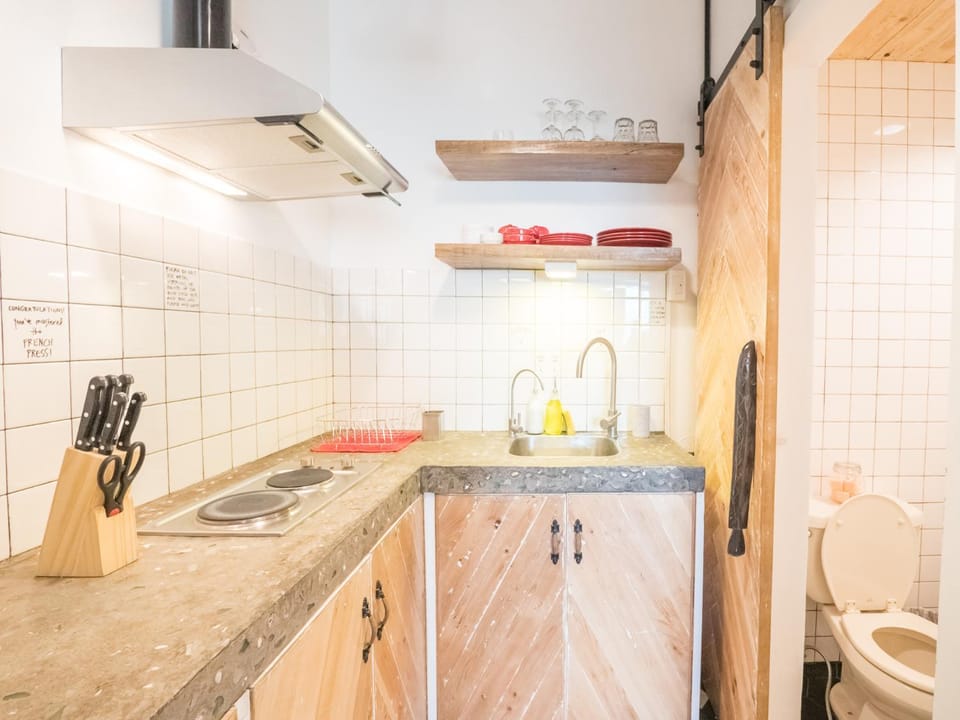 Kitchen or kitchenette