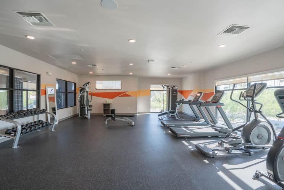Trendy 2BD Gym Pool Parking WD Sleeps 8 Apartment in Tempe