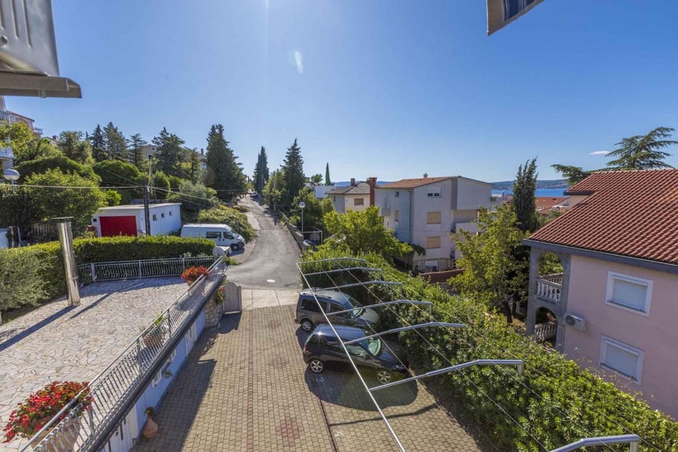 Property building, Summer, Parking