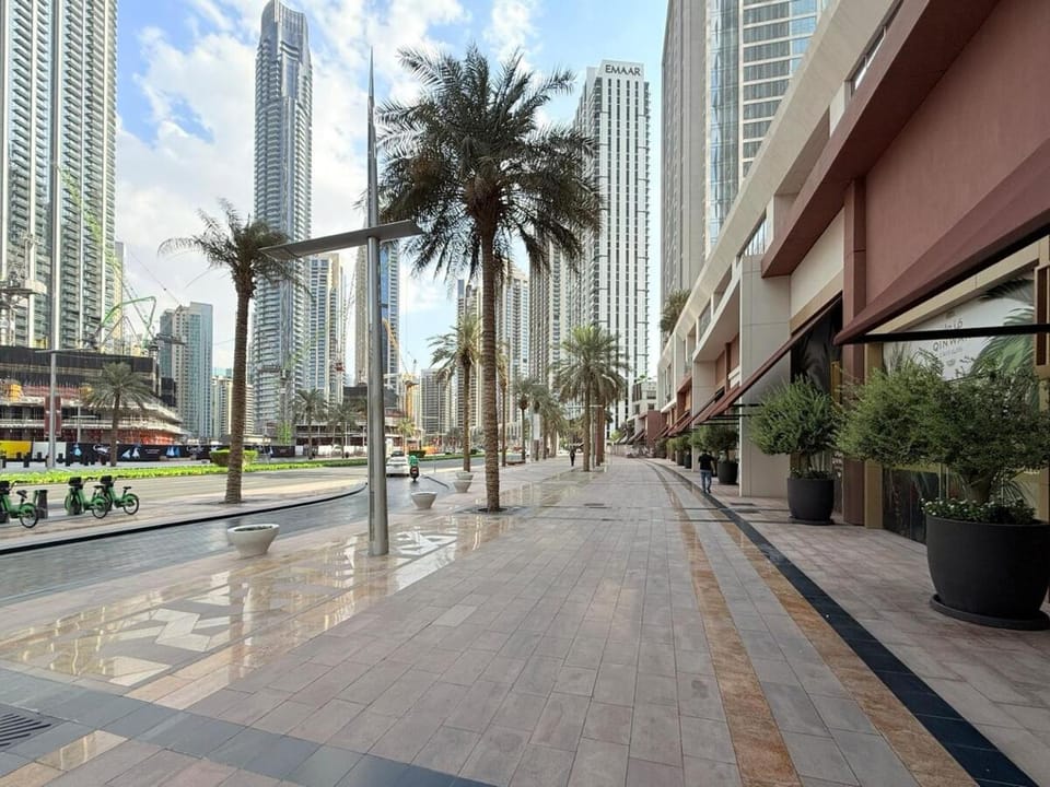Neighbourhood, Street view, Location
