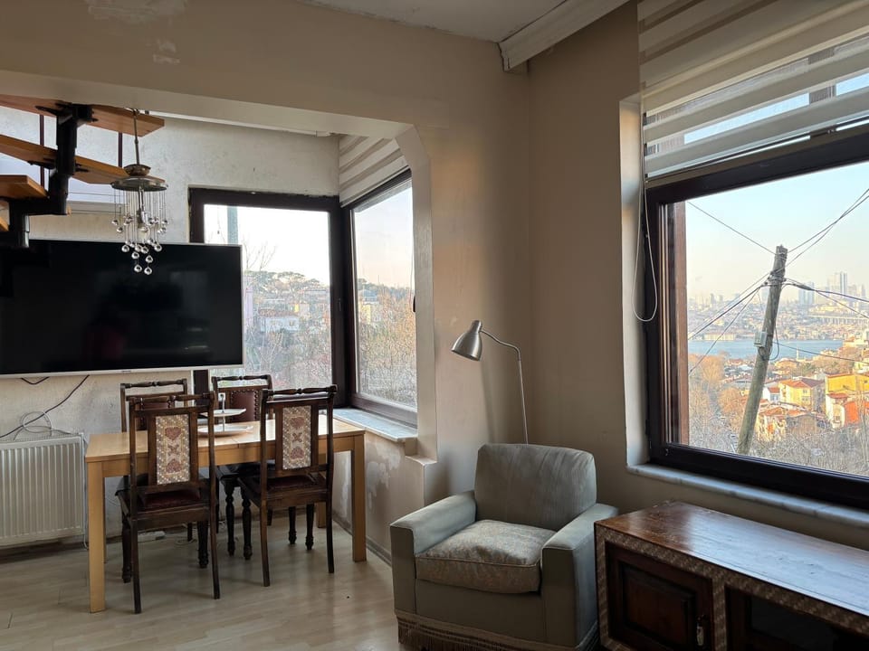 TV and multimedia, Living room, Dining area, Sea view