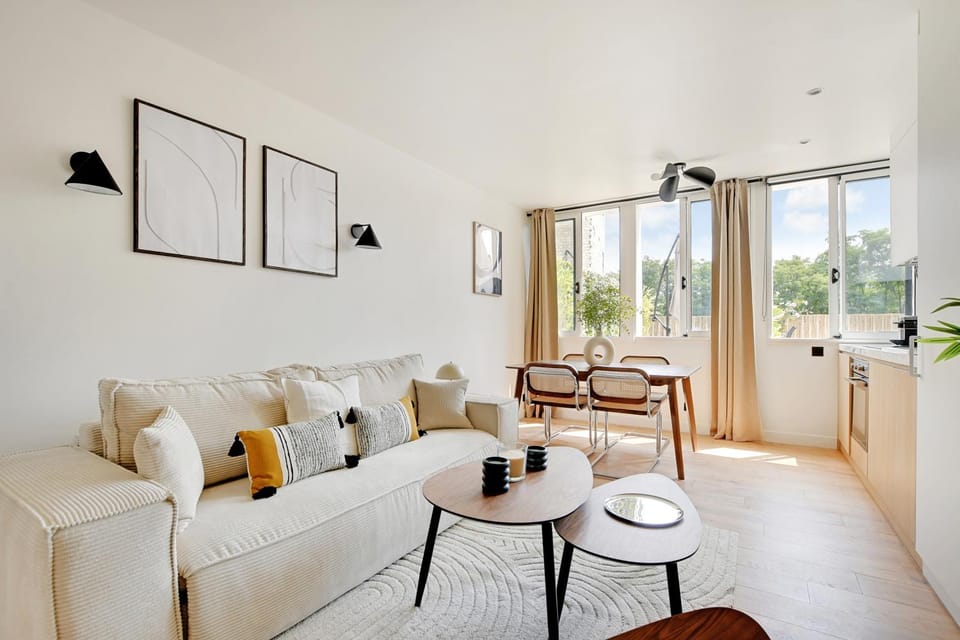 Kitchen or kitchenette, Living room, Dining area