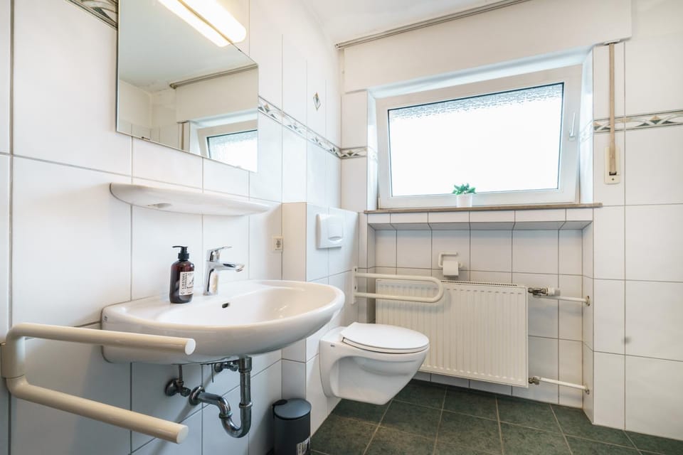 Toilet, Bathroom