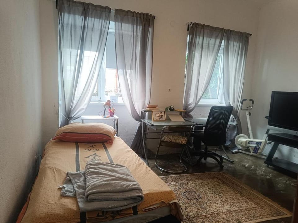 Atelier in Vienna Center, no shower, entire place Apartment in Vienna