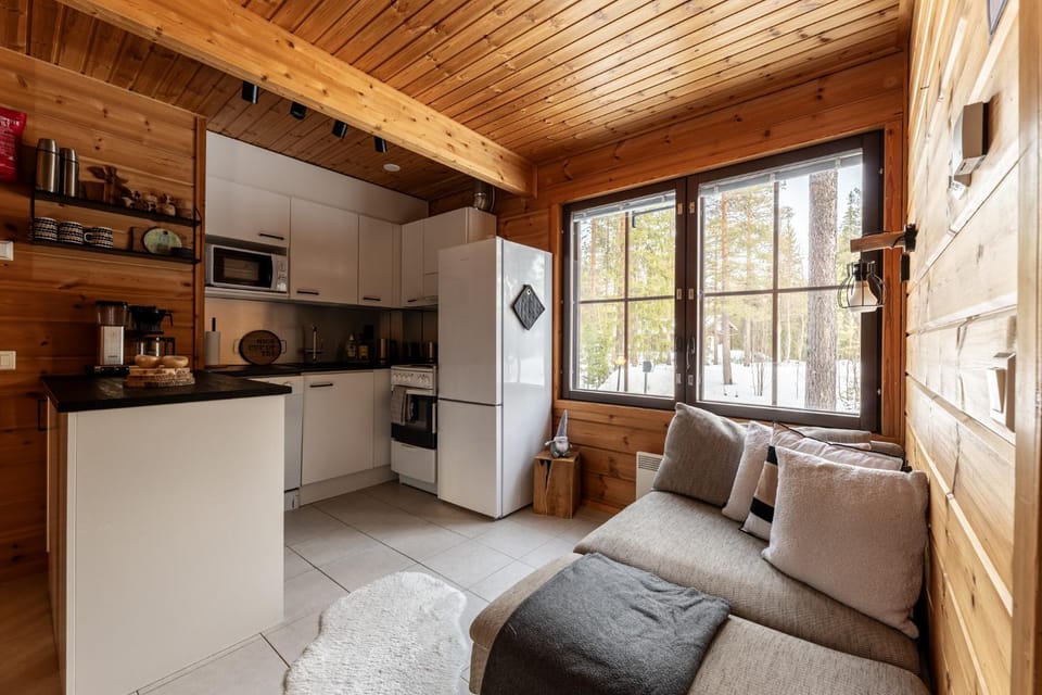 Kitchen or kitchenette, Seating area