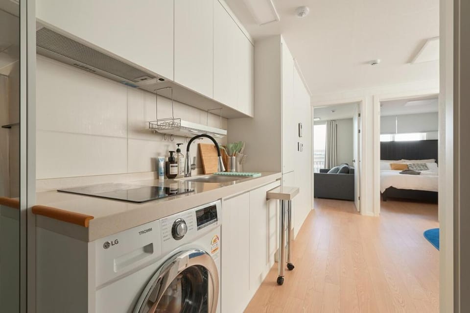 Newly Built, Quiet 2BR, 10min Walk to Seoul Stn Apartment in Seoul
